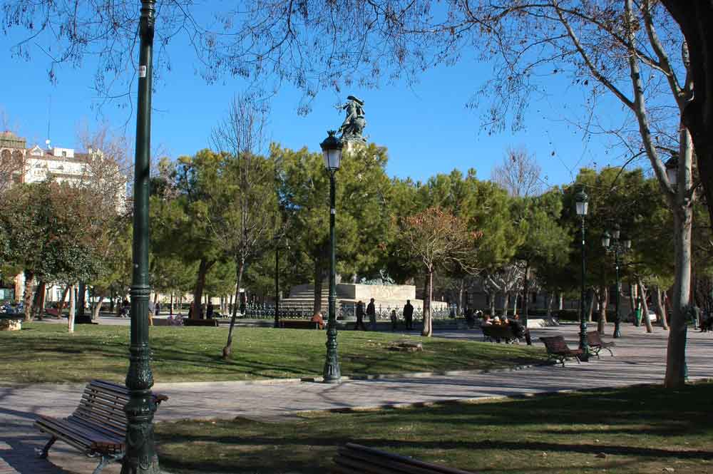 Zaragoza 115 - plaza de Los Sitios.jpg